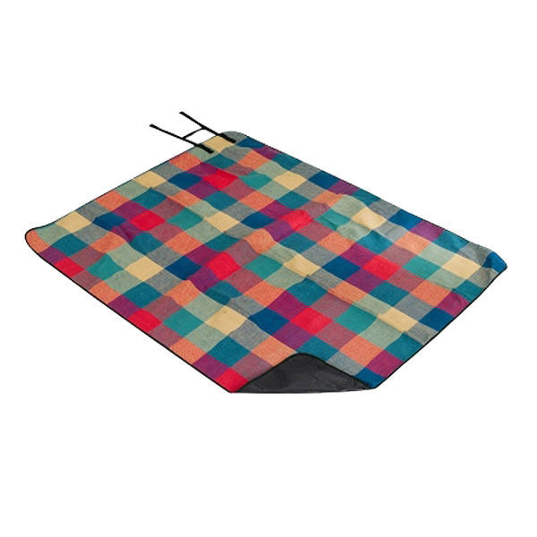 PICNIC BLANKET WITH HANDLE SEWED IN